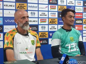 Eduardo Perez Optimistis Persebaya Rebut Tiga Poin di Kandang Persib Eduardo Perez Optimistis Persebaya Rebut Tiga Poin di Kandang Persib