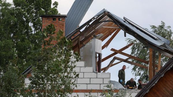 Polandia Tembak Jatuh Drone Rusia, Puing Hantam Rumah Warga
