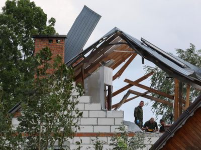 Polandia Tembak Jatuh Drone Rusia, Puing Hantam Rumah Warga