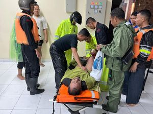 Polda Bali Bantu Evakuasi Korban Banjir di Denpasar dan Badung