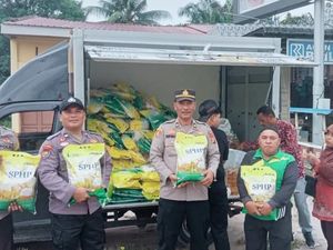Operasi Pangan Murah di Dumai, 2 Ton Beras Diborong Warga Operasi Pangan Murah di Dumai, 2 Ton Beras Diborong Warga