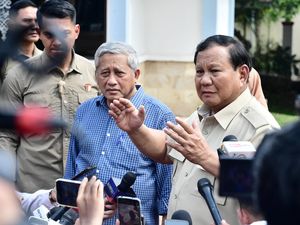 Video: Prabowo Targetkan 330 Ribu Sekolah Dapat Smart Screen Tahun Ini Video: Prabowo Targetkan 330 Ribu Sekolah Dapat Smart Screen Tahun Ini