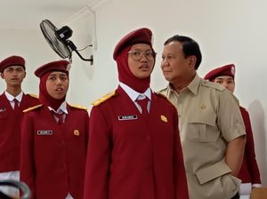 Saat Prabowo Kunjungan Perdana ke Sekolah Rakyat, Siswa Antusias! Saat Prabowo Kunjungan Perdana ke Sekolah Rakyat, Siswa Antusias!