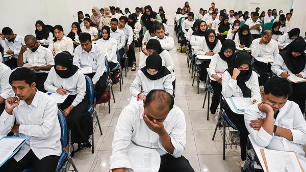 Ratusan Peserta Ikuti Ujian Perekrutan Pasukan Putih Jakarta