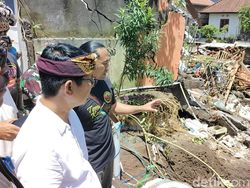 Banjir Terjang Perumahan di Mengwi, Warga Ungkap Sungai Dikaveling Banjir Terjang Perumahan di Mengwi, Warga Ungkap Sungai Dikaveling