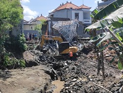 Pencarian Tiga Korban Banjir di Badung Dimulai, Dua Ekskavator Dikerahkan