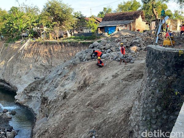 Melihat Pembangunan Bendung Wonokerto di Mojokerto
