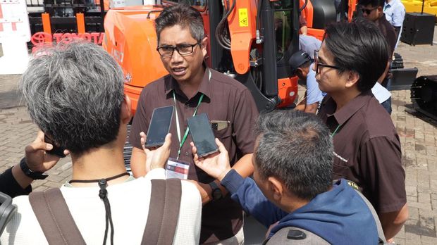 Bapak Rifyan Selaku Application Engineering Department Head PT Traktor Nusantara dan Bapak Muhammad Adam Ghafarry selaku Department Head Marketing Communication PT Traktor Nusantara Dalam Sesi Wawancara (Dok : PT Traktor Nusantara)