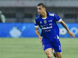 Cerita Debut Thom Haye dan Eliano Reijnders: Genangan hingga Kemenangan Cerita Debut Thom Haye dan Eliano Reijnders: Genangan hingga Kemenangan