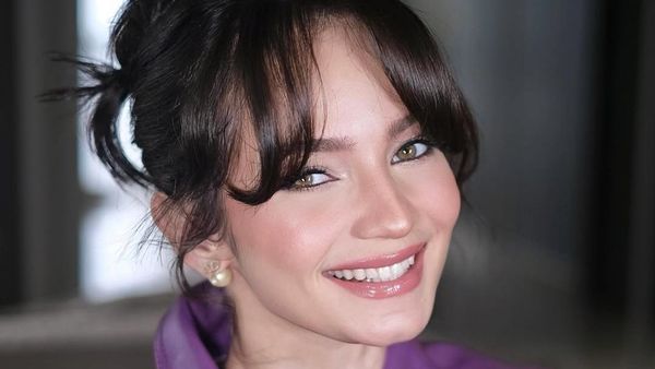 Mata Indah Enzy Storia