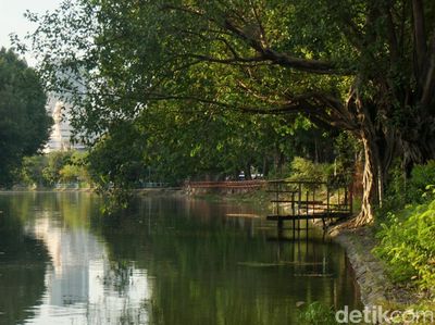 Sore di Sungai Kalimas Surabaya