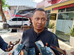 6 Demonstran Ditetapkan Tersangka Perusakan Mapolda NTB 6 Demonstran Ditetapkan Tersangka Perusakan Mapolda NTB