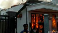Foto Kebakaran Rumah di Pasuruan Sempat Membuat Warga Sempat Panik