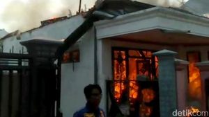 Foto Kebakaran Rumah di Pasuruan Sempat Membuat Warga Sempat Panik