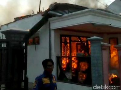 Foto Kebakaran Rumah di Pasuruan Sempat Membuat Warga Sempat Panik