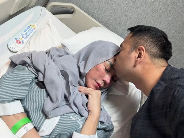 Raffi Ahmad dan Nagita Slavina Mohon Doa Untuk Mama Amy