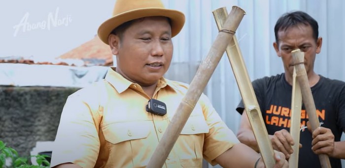 Narji Cagur jadi petani Narji Kini Jadi Petani, Bagikan Tips Mudah Menanam Pohon Cabai