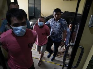 Polda Kalbar Tangkap 56 Pelaku Kasus Pertambangan Tanpa Izin Polda Kalbar Tangkap 56 Pelaku Kasus Pertambangan Tanpa Izin