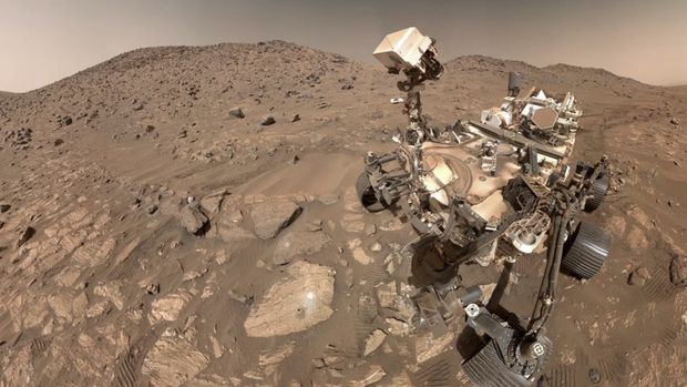 sampel batu sapphire canyon yg ditemukan di planet mars.