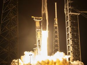 Satelit Nusantara Lima Resmi Mengorbit, Ini Spesifikasi dan Manfaatnya Satelit Nusantara Lima Resmi Mengorbit, Ini Spesifikasi dan Manfaatnya