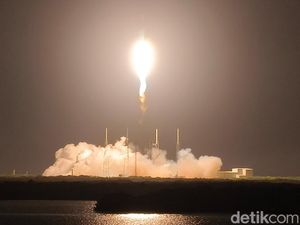 Video: Detik-detik Satelit Nusantara Lima Meluncur ke Angkasa Video: Detik-detik Satelit Nusantara Lima Meluncur ke Angkasa