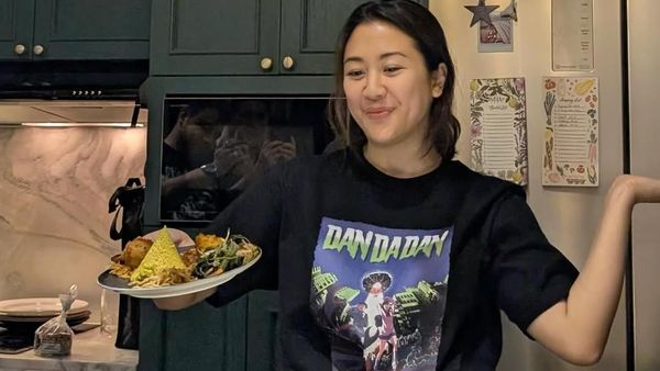 Potret Sherina Munaf Nikmati Kopi hingga Masak Makanan Turki