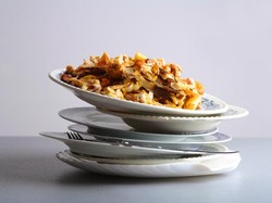 5 Penyebab Makanan Cepat Basi hingga Bikin Keracunan