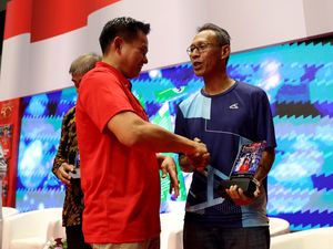 Jejak Emas dari Atas: Tentang Perjalanan Candra Wijaya Jejak Emas dari Atas: Tentang Perjalanan Candra Wijaya