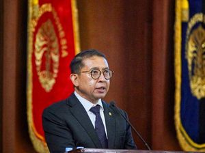 Hadiri Wisuda UI, Fadli Zon Bicara Karakter Budaya Hadapi Tantangan AI Hadiri Wisuda UI, Fadli Zon Bicara Karakter Budaya Hadapi Tantangan AI