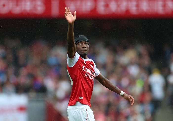 Soccer Football - Premier League - Arsenal v Nottingham Forest - Emirates Stadium, London, Britain - September 13, 2025 Arsenals Noni Madueke waves to the crowd during the match REUTERS/Hannah Mckay EDITORIAL USE ONLY. NO USE WITH UNAUTHORIZED AUDIO