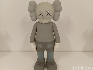 Patung Langka KAWS Dijual Rp 80 Juta di Jakarta! Patung Langka KAWS Dijual Rp 80 Juta di Jakarta!