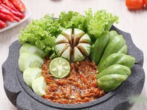Resep Sambal Tempong yang Pedasnya Menyengat Bikin Nagih Resep Sambal Tempong yang Pedasnya Menyengat Bikin Nagih