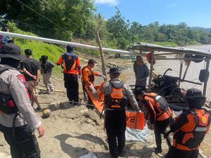 Pemotor Wanita Lompat di Bendungan Benteng Pinrang Ditemukan Tewas Pemotor Wanita Lompat di Bendungan Benteng Pinrang Ditemukan Tewas