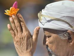 Bali dari Bencana ke Bencana: Awal Tahun Longsor, Akhir Tahun Banjir
