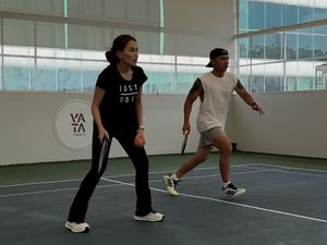 Ketika Ayu Ting Ting Main Pickleball Bareng Wendi Cagur Ketika Ayu Ting Ting Main Pickleball Bareng Wendi Cagur