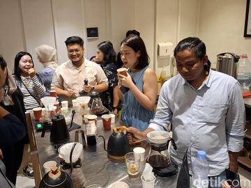 Serunya Belajar Latte Art dan Manual Brew bareng Indonesia Coffee Academy Serunya Belajar Latte Art dan Manual Brew bareng Indonesia Coffee Academy