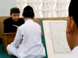 Keutamaan Tadarus Al-Quran di Bulan Ramadan yang Tak Boleh Dilewatkan