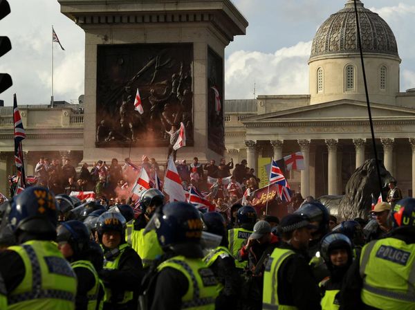 Jalanan London Bergolak, Aksi Anti-Imigrasi Pecah Jadi Bentrokan