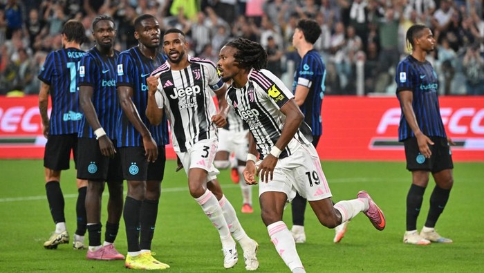 Soccer Football - Serie A - Juventus v Inter Milan - Allianz Stadium, Turin, Italy - September 13, 2025 Juventus Khephren Thuram celebrates scoring their third goal REUTERS/Alberto Lingria