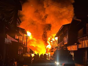 Terbakarnya 51 Rumah dan Toko di Lumbis hingga Muncul Dugaan Sabotase