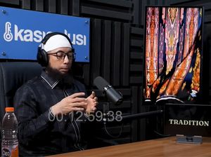 Ustaz Khalid Basalamah Jelaskan Kronologi Kasus Kuota Haji Ustaz Khalid Basalamah Jelaskan Kronologi Kasus Kuota Haji