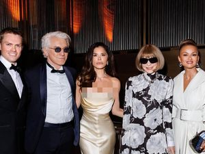 Gaya Mewah Lauren Sanchez Setelah Dinikahi Jeff Bezos, Pamer Kalung Rp 49 M Gaya Mewah Lauren Sanchez Setelah Dinikahi Jeff Bezos, Pamer Kalung Rp 49 M