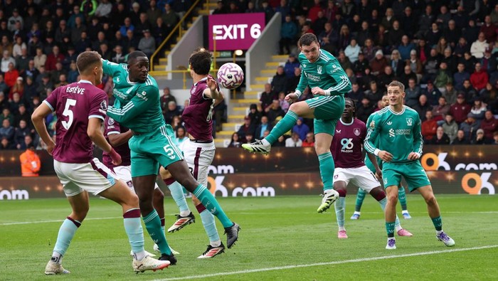 BURNLEY, ENGLAND - SEPTEMBER 14: Andrew Robertson of Liverpool heads the ball wide during the Premier League match between Burnley and Liverpool at Turf Moor on September 14, 2025 in Burnley, England. (Photo by Stu Forster/Getty Images)