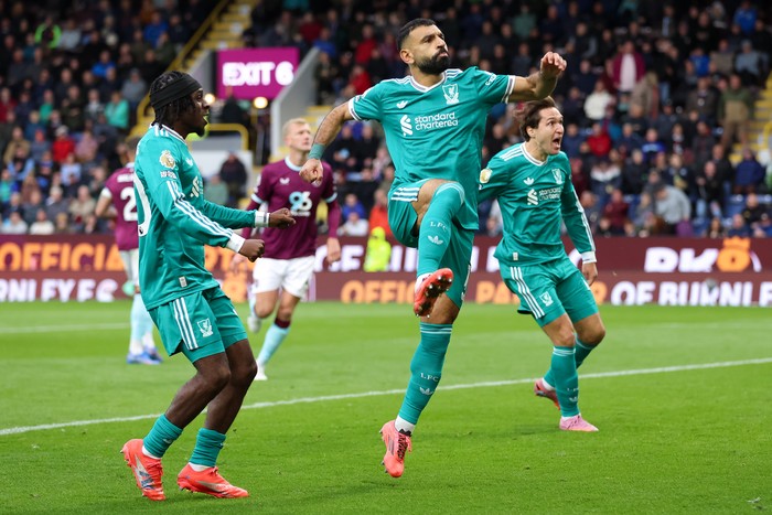  Mohamed Salah of Liverpool scores the side's first goal to make it 0-1 during the Premier League match between Burnley and Liverpool at Turf Moor on September 14, 2025 in Burnley, England. (Photo by MB Media/Getty Images)