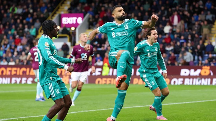 BURNLEY, ENGLAND - SEPTEMBER 14: Mohamed Salah of Liverpool scores the sides first goal to make it 0-1 during the Premier League match between Burnley and Liverpool at Turf Moor on September 14, 2025 in Burnley, England. (Photo by MB Media/Getty Images)