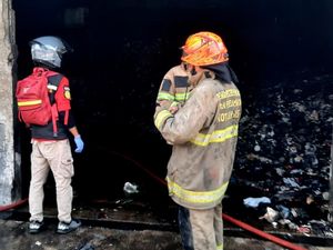 Gudang Eks Kafe di Kiaracondong Bandung Kebakaran
