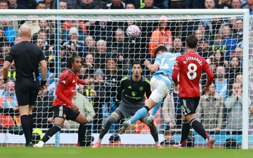 Kata Enzo Maresca dan Michael Carrick soal 'King of Manchester'