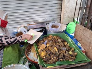7 Kuliner di Pasar Besar Malang, Ada Cwimie hingga Nasi Bhuk Enak 7 Kuliner di Pasar Besar Malang, Ada Cwimie hingga Nasi Bhuk Enak