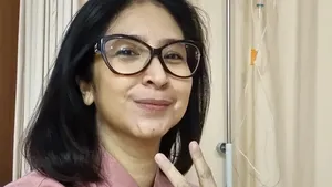 Novita Angie Operasi Batu Empedu Jelang Ultah ke-50