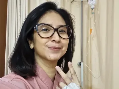 Novita Angie Operasi Batu Empedu Jelang Ultah ke-50